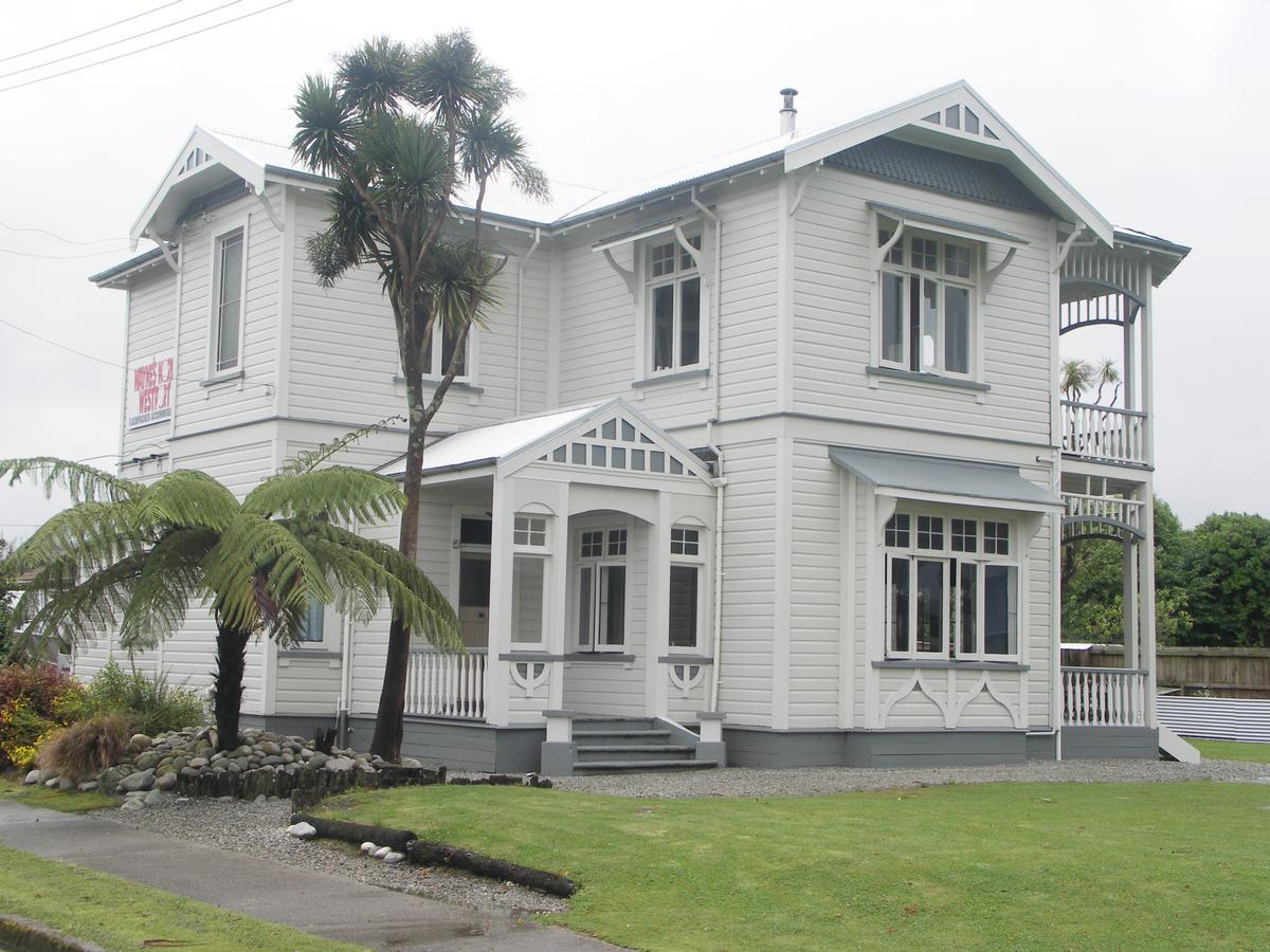 Wayne'S World Westport Hostel Eksteriør bilde
